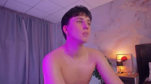 adrianoaubert online show from 10/25/25, 04:13