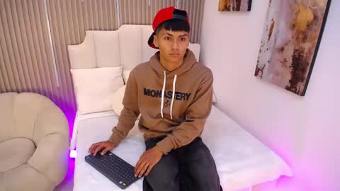 adrianstark_ online show from 05/18/26, 12:11