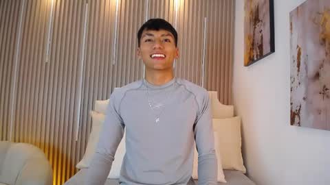 adrianstark_ online show from 05/25/26, 12:44