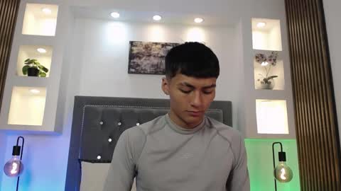 adrianstark_ online show from 06/08/26, 12:49