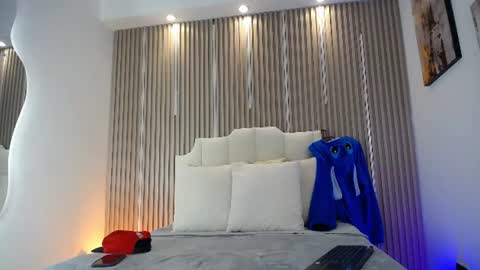 adrianstark_ online show from 06/14/26, 01:02