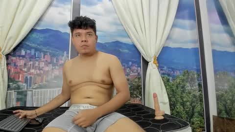 adrianwalkerr online show from 03/20/26, 05:45