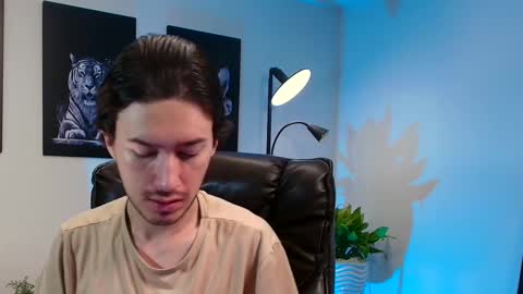 Snapshot of adrianwilliams_ chatting on 02/10/25, 07:07 Adrian Williams online show from 02/10/25, 07:07