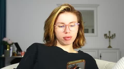 Aelia online show from 10/01/25, 03:45