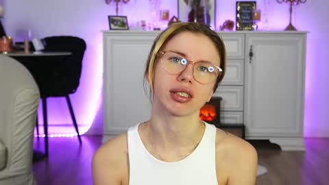 Aelia online show from 10/28/25, 05:55