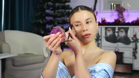 Aelia online show from 12/18/25, 06:30