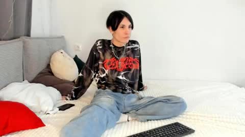 Theo online show from 04/23/26, 09:17