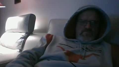 afr10221966 online show from 11/14/25, 02:43