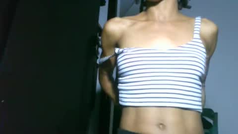 Snapshot of africadeluxe chatting on 12/22/24, 09:11 Africa online show from 12/22/24, 09:11