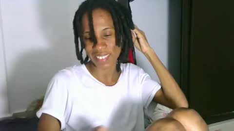 Snapshot of africadeluxe chatting on 02/15/25, 10:21 Africa online show from 02/15/25, 10:21