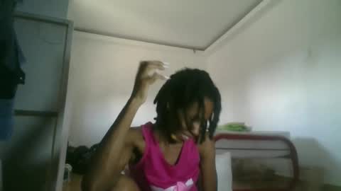 Snapshot of africadeluxe chatting on 03/10/25, 05:07 Africa online show from 03/10/25, 05:07