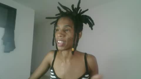 Snapshot of africadeluxe chatting on 04/09/26, 01:38 Africa online show from 04/09/26, 01:38