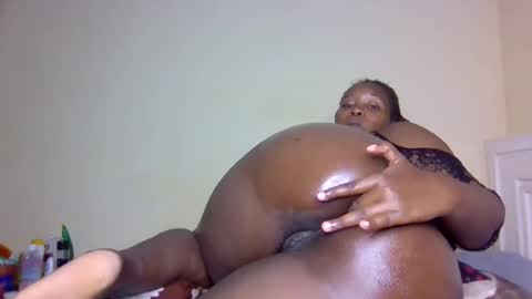 Snapshot of africana_08 chatting on 07/09/26, 09:30 africana_08 online show from 07/09/26, 09:30