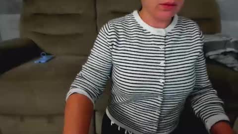 Snapshot of afrodisiacaly chatting on 11/30/25, 06:45 afrodisiacaly online show from 11/30/25, 06:45