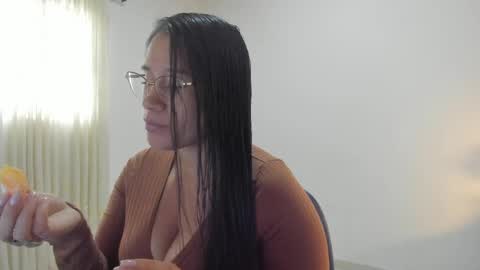 Lorena online show from 05/13/26, 02:58