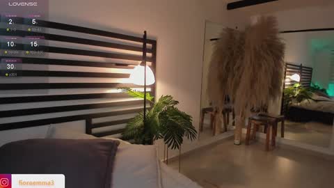 Emma online show from 12/24/24, 06:28