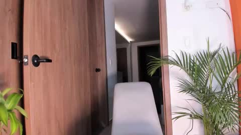 Snapshot of afroditaroy chatting on 09/29/25, 11:42 AfroditaRoy online show from 09/29/25, 11:42