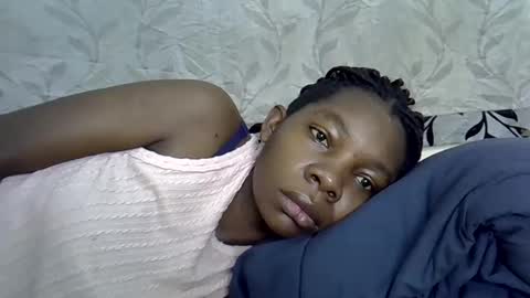 Snapshot of afronubians_ chatting on 02/20/25, 04:28 pink and josphen online show from 02/20/25, 04:28