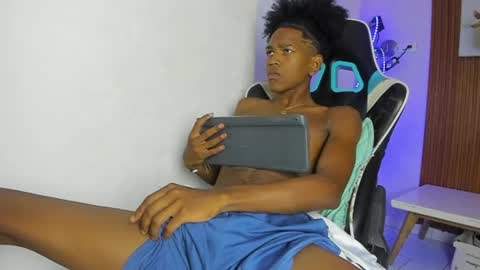 afrowayuu online show from 05/21/26, 06:15