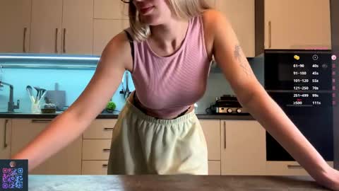 Mila -call me cute online show from 05/20/26, 04:24