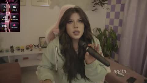 Snapshot of ag4ta_ chatting on 10/10/25, 11:59 Agata online show from 10/10/25, 11:59