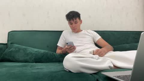 Mark online show from 04/07/26, 12:27