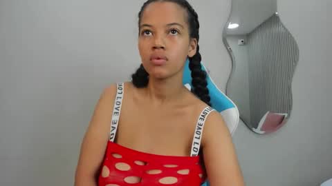 Snapshot of agata18_ chatting on 10/25/25, 01:40 A G A T A online show from 10/25/25, 01:40