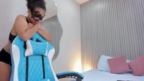 Snapshot of agata18_ chatting on 10/29/25, 01:02 A G A T A online show from 10/29/25, 01:02