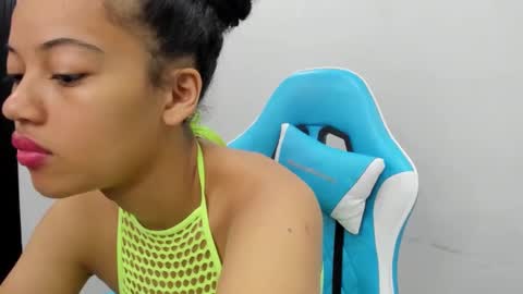 Snapshot of agata18_ chatting on 11/14/25, 12:37 A G A T A online show from 11/14/25, 12:37