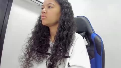 Snapshot of agata18_ chatting on 01/15/26, 12:32 A G A T A online show from 01/15/26, 12:32