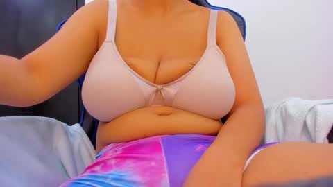 Snapshot of agata18_ chatting on 05/27/26, 12:35 A G A T A online show from 05/27/26, 12:35