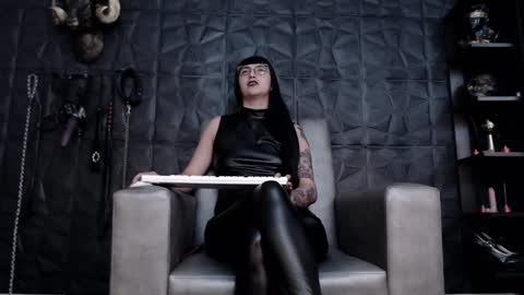 Snapshot of agata_darkness chatting on 12/16/24, 05:22 Miss Agata online show from 12/16/24, 05:22