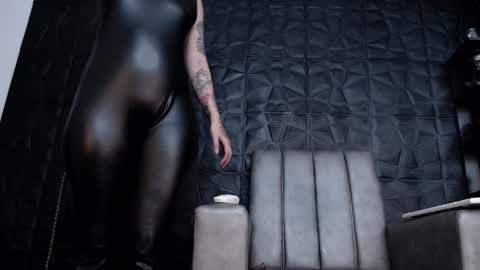 Snapshot of agata_darkness chatting on 12/23/24, 03:44 Miss Agata online show from 12/23/24, 03:44