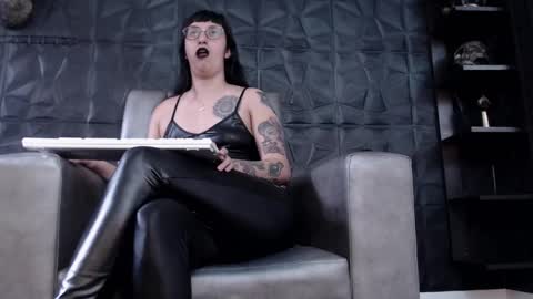 Snapshot of agata_darkness chatting on 02/26/25, 03:19 Miss Agata online show from 02/26/25, 03:19