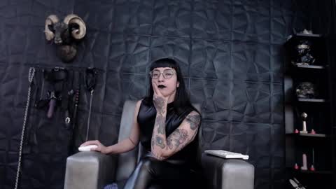 Snapshot of agata_darkness chatting on 03/01/25, 02:23 Miss Agata online show from 03/01/25, 02:23