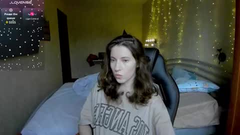 Snapshot of agata_in_wonderland chatting on 11/12/25, 12:16 agata_in_wonderland online show from 11/12/25, 12:16