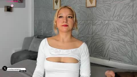 Agatadelphine online show from 07/04/26, 01:17