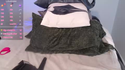 Agatha online show from 03/25/26, 01:50