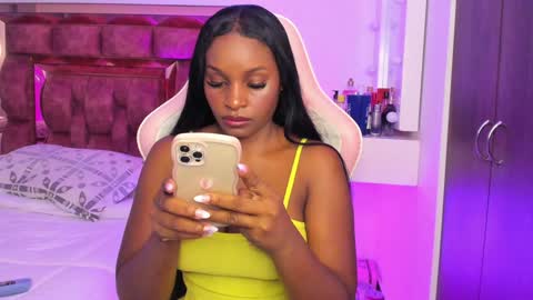 Snapshot of agatha_morrison1 chatting on 01/19/25, 01:01 Agatha online show from 01/19/25, 01:01