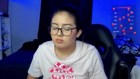 Snapshot of agatha_riccie chatting on 11/09/25, 04:44 Cat online show from 11/09/25, 04:44