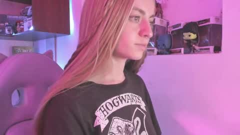 Camila     2 online show from 01/09/25, 10:09