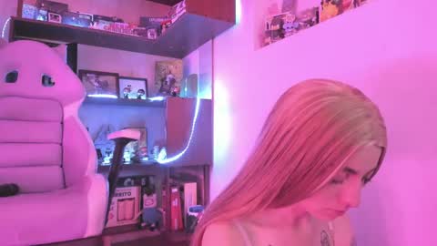 Camila     2 online show from 01/17/25, 08:11