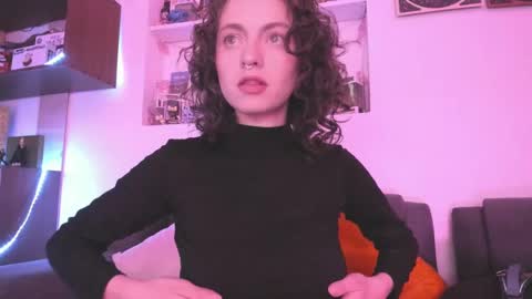 Camila     2 online show from 02/03/25, 09:07