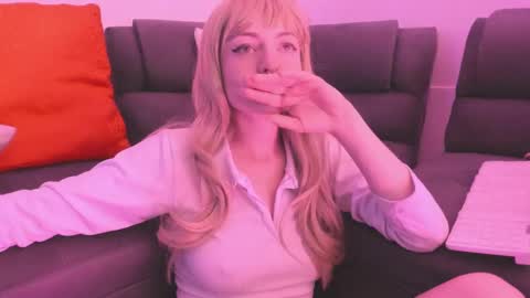 Camila     2 online show from 02/16/25, 04:31