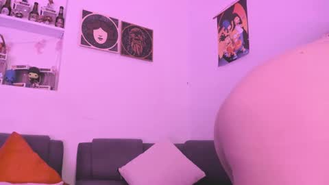 Camila     2 online show from 02/21/25, 10:04