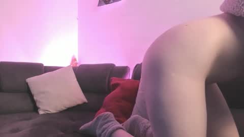 Camila     2 online show from 12/18/25, 01:11