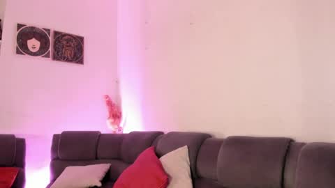 Camila     2 online show from 04/14/26, 12:38