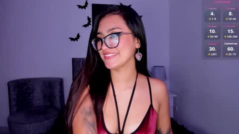 Snapshot of agathahowland_ chatting on 11/17/25, 07:14 Agatha online show from 11/17/25, 07:14