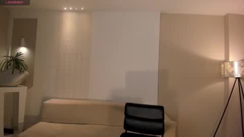 Agatha online show from 01/18/26, 11:41