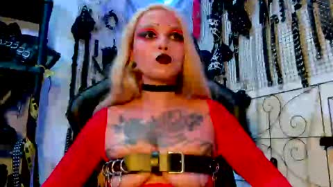 Snapshot of agathamoonn chatting on 02/19/25, 08:52 Agatha Fox online show from 02/19/25, 08:52